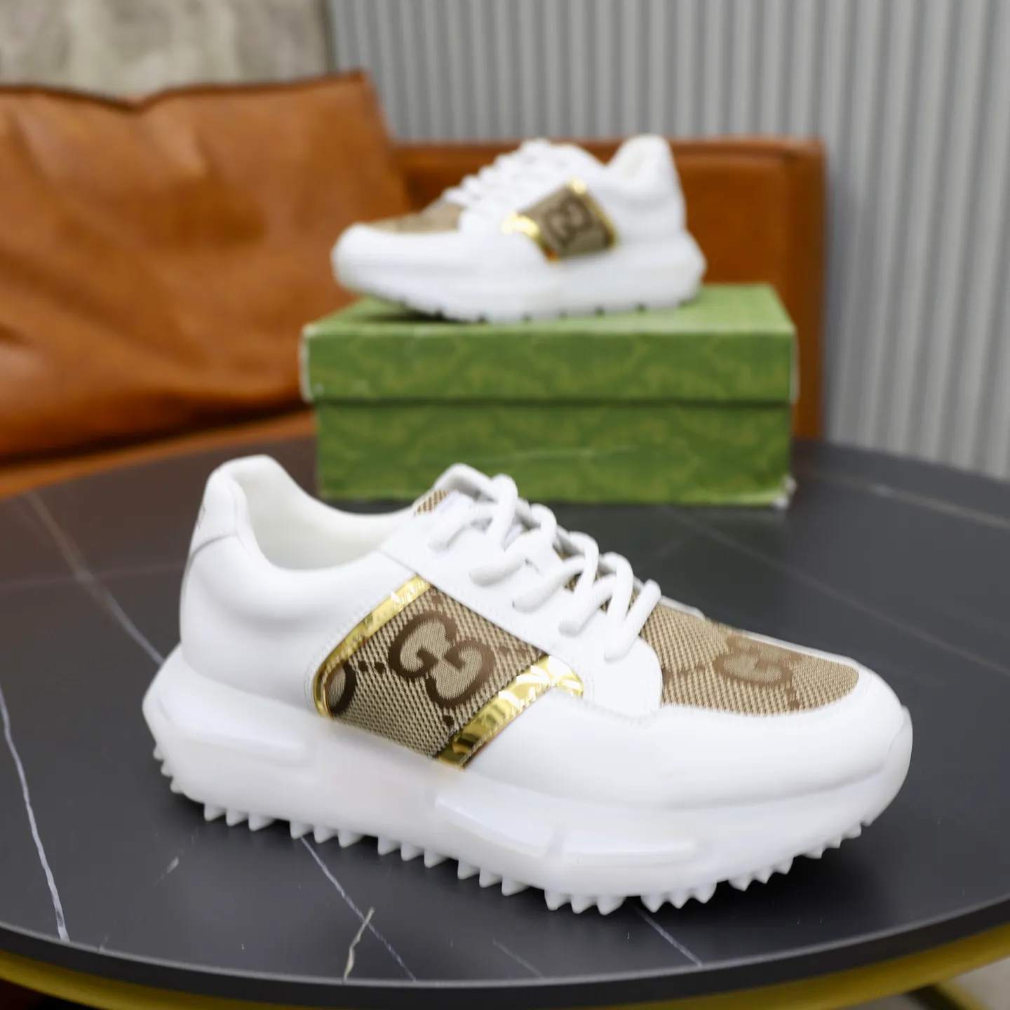 Ex-factory price: 462💰🙅‍♂️🙅‍♂️🙅‍♂️ Brand: GUCCI Standard code: 38-44 (45 customized) Grade: Same as the official website Material: Original material splicing Comfortable and breathable lining Lightweight and wear-resistant sports outsole Style category: Men's fashionable casual shoes Running sneakers Distinguished luxury brand elements Top luxury Color: actual picture color